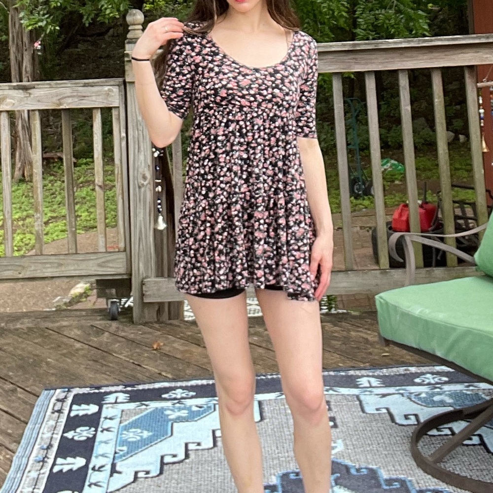 LA heart floral tunic